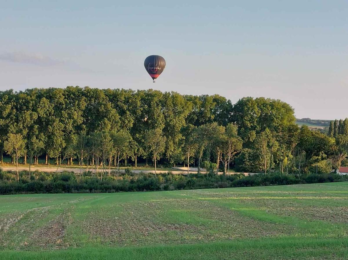 Vila Au Grain D'Orge Echire Exteriér fotografie