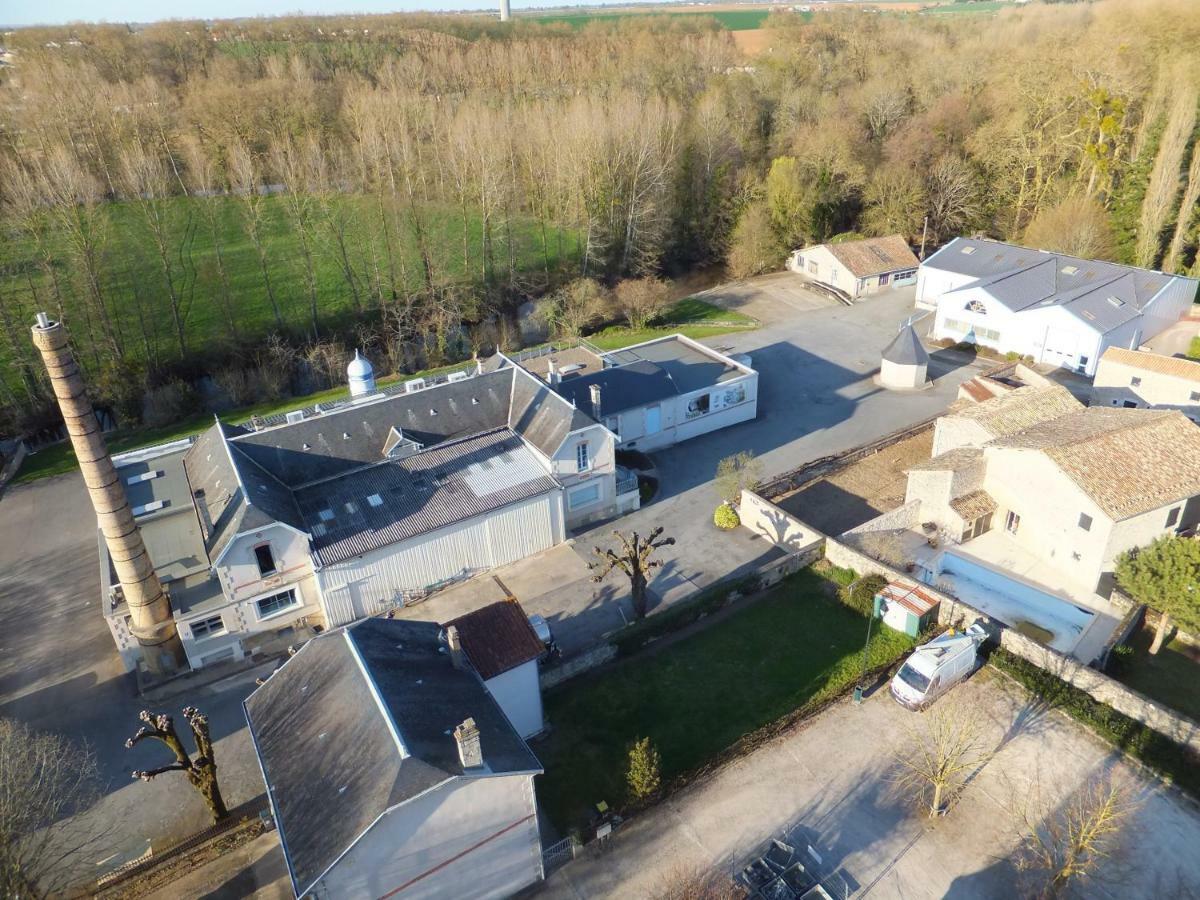 Vila Au Grain D'Orge Echire Exteriér fotografie